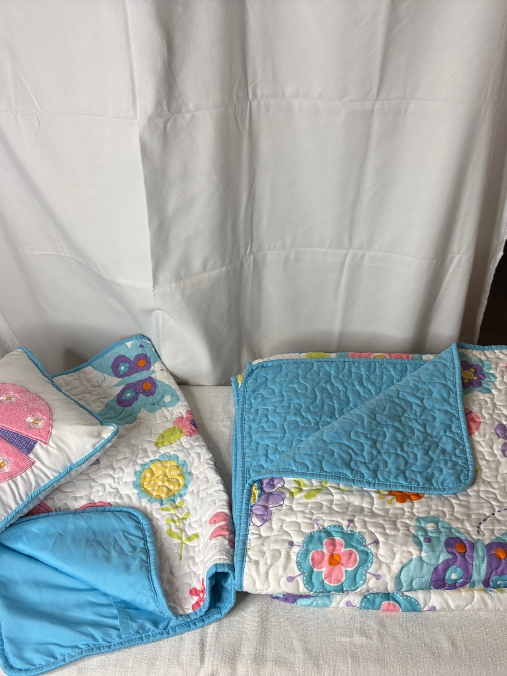Mi Zone Kids Butterfly Bonanza Reversible Quilt w/Matching Sham/Pillow 87"x 64"